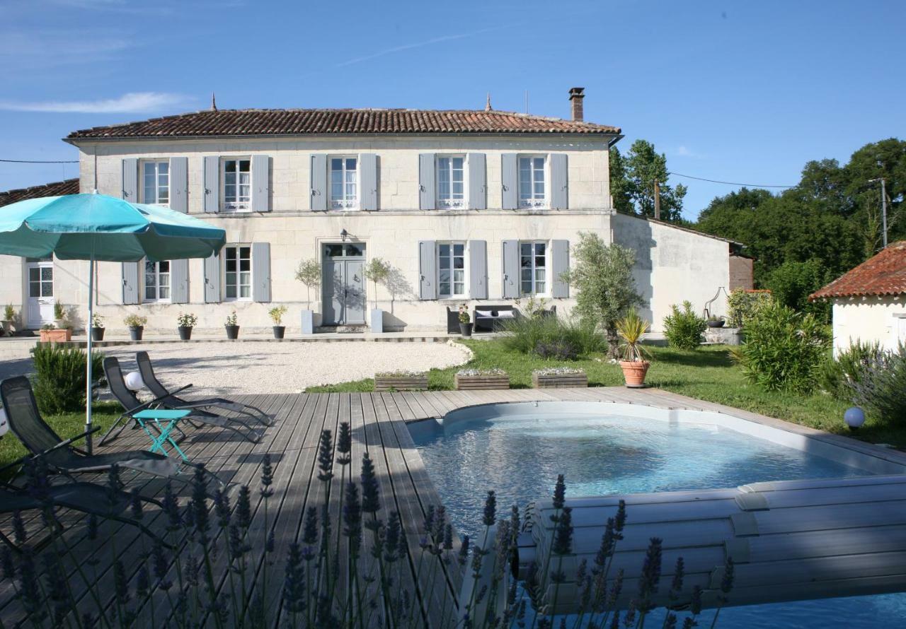 Au Coeur Des Vignes Bed & Breakfast Archiac ภายนอก รูปภาพ